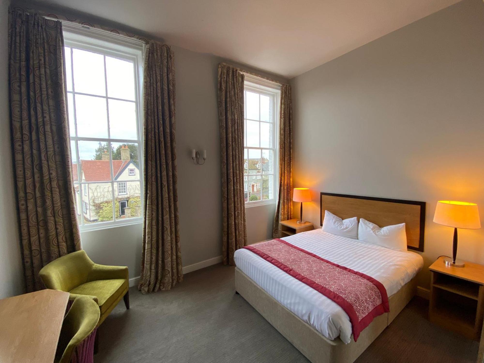The Riverside House Hotel Mildenhall Exterior photo