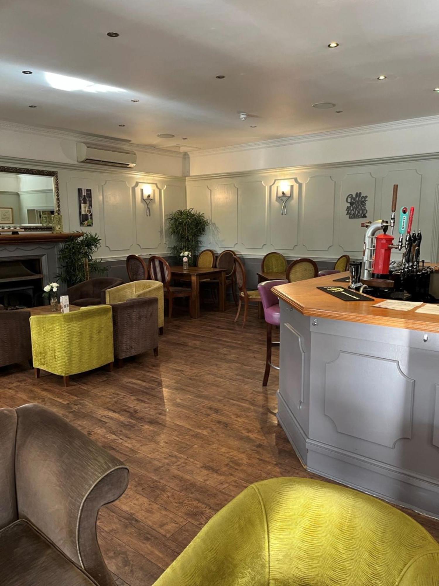 The Riverside House Hotel Mildenhall Exterior photo